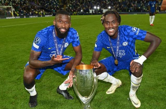  巴黎青训小将首秀破门惊艳全场  